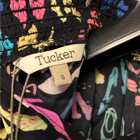 NWT Tucker 100% Silk "Stella Top" - Picture 5 of 5